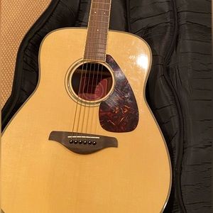 YAMAHA FG730S